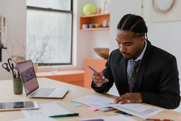 Guide de l'huissier de justice à Paris 19 : Comment choisir le bon professionnel ?